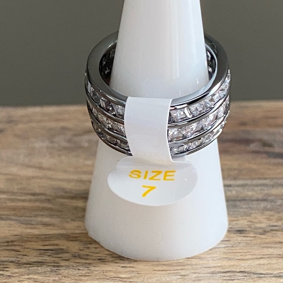 Bomb Party April 2025 Ring “Destined for Greatness” Size 7. Brand New! - Picture 4 of 5